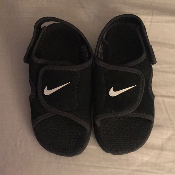 Nike Other - Little boys size 10 Nike sandals